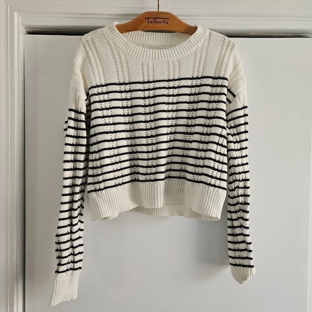 Aeropostale Black & White Striped Crew X-Small Sweater
